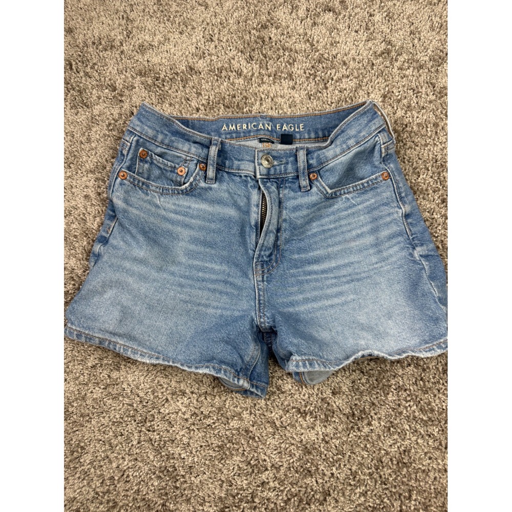 American Eagle Strigid Denim Shorts Light Wash Blue Raw Hem Womens Size 000